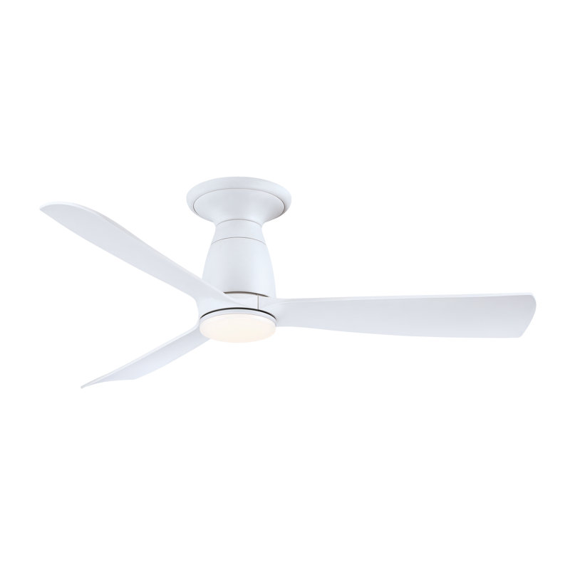 Ventilateur de plafond intelligent Kute de 44 pouces encastré intérieur/extérieur avec kit d'éclairage DEL à température de couleur sélectionnable - Blanc mat avec pales blanches mates