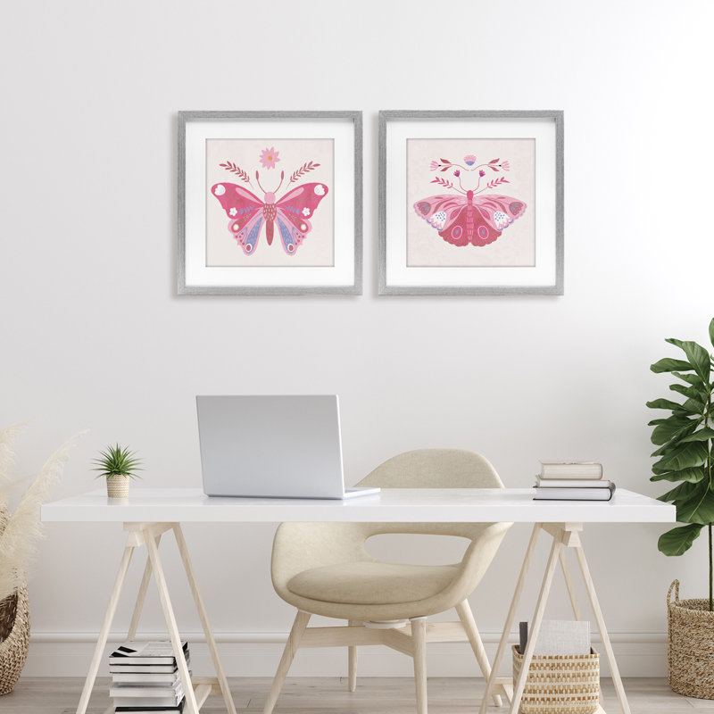 «Pink Folk Butterflies», ensemble de 2 reproductions encadrées sous verre, par Kim Allen, H 16 po x l 16 po