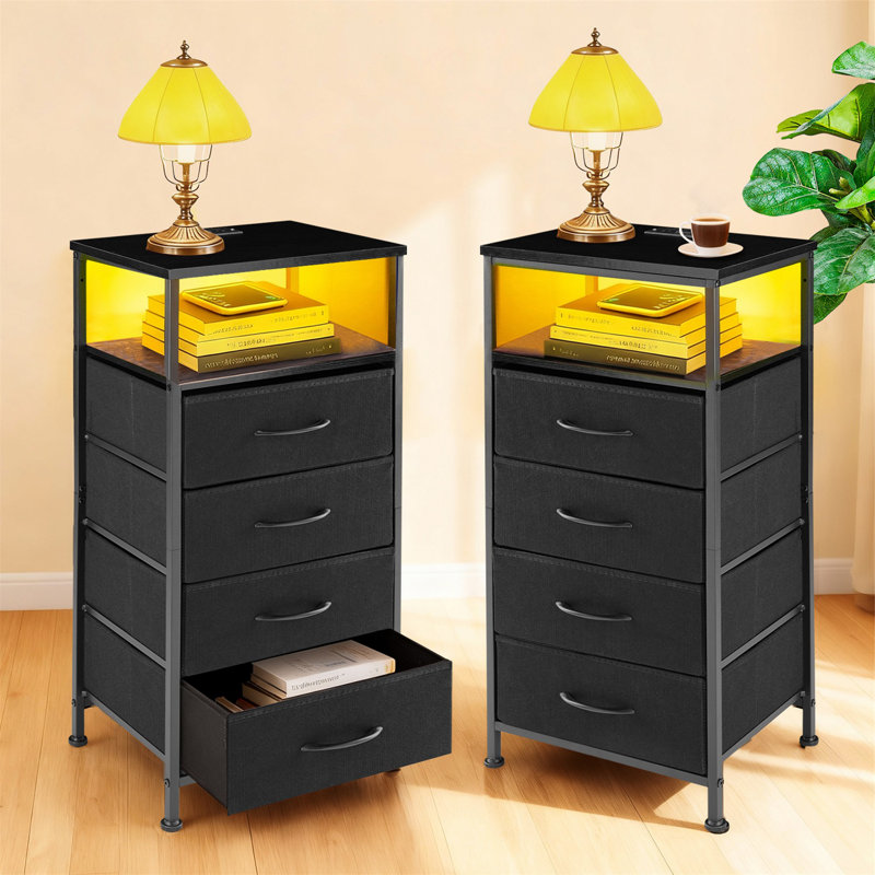 Table de chevet avec station de charge, table de chevet haute avec ports et prises USB, 4 tiroirs de rangement en tissu, table de chevet pour petite commode