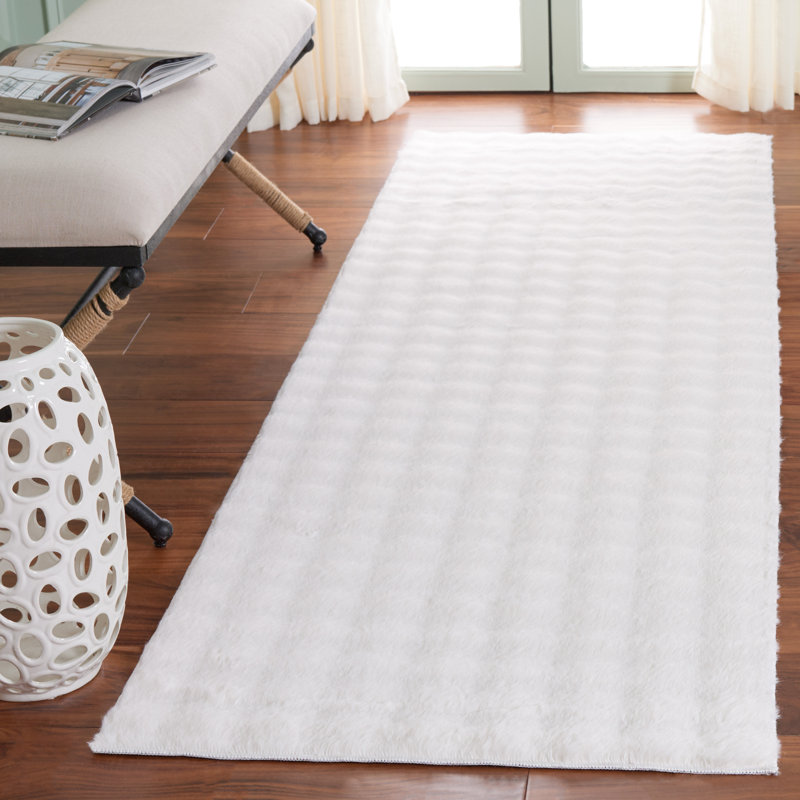 Faux Rabbit Bubble 100 Performance Machine Washable No Pattern Rug, Runner 2'6" x 8'