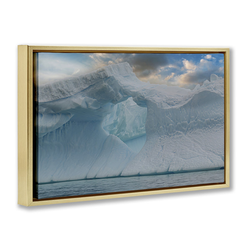 Cadre flottant géant Iceberg Arch, design par Richard Silver, H 21 po x l 31 po, Cadre flottant métallique doré