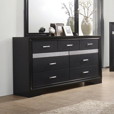 Elessa 7 - Drawer 62.6" W Dresser