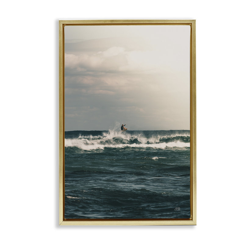  Ride The Tide Surfer Floater Canvas by Max Blakesberg Studios, H 25 po x l 17 po, Cadre flottant métallique doré
