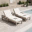 Ensemble de 2 chaises longues d'extérieur en bois d'acacia avec dossiers réglables en 5 positions, accoudoirs et coussins amovibles-476300518