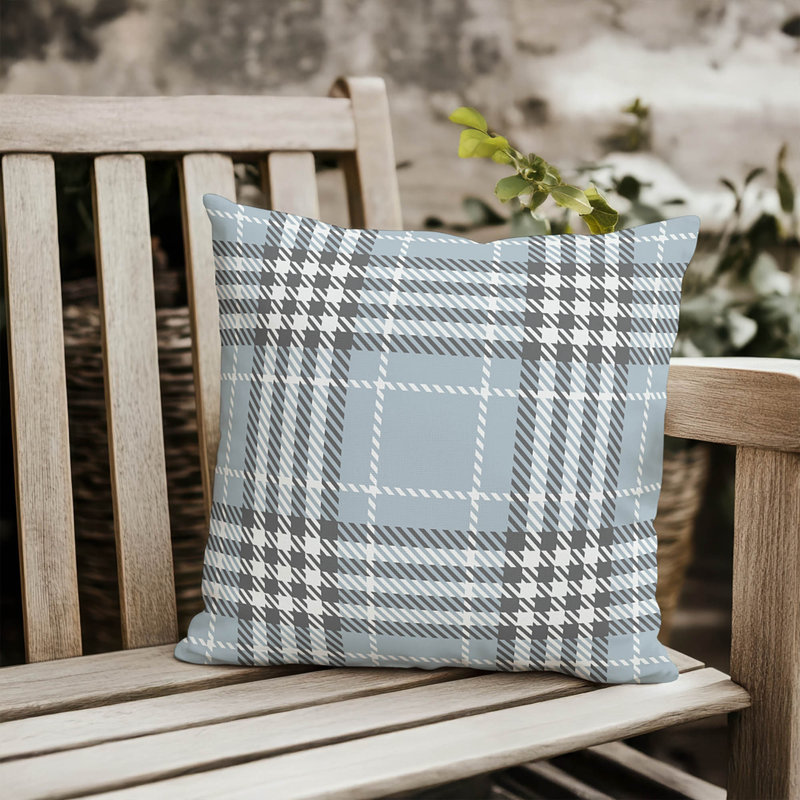 Coussin extérieur Christopher's, H 20 po x l 20 po, Plaid bleu 5