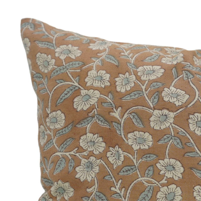 Housse de coussin à motif de main Fab Divine Artisan, Imprimé bloc brun foncé / floral 1, Carré 22 po
