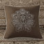 Couvre-lit réversible 5 pièces brun et doré. Comprend un couvre-lit, 2 taies décoratives et des coussins décoratifs. Fait de luxe durable. Présente des feuilles, des rayures et des motifs. Accentué par des coutures. Or