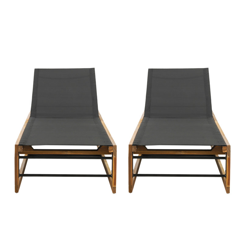 CHAISE LUNGE