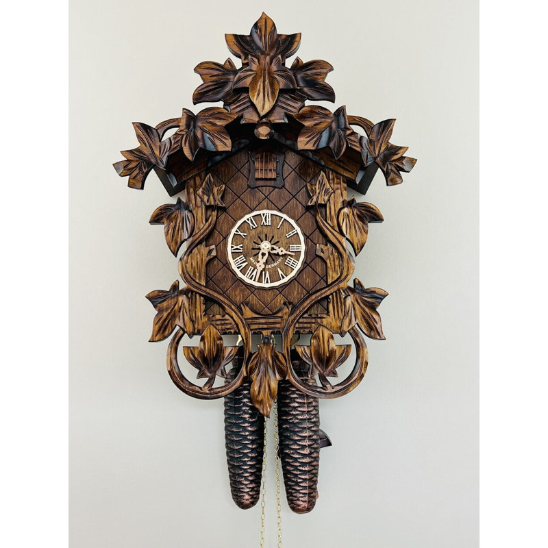  Horloge coucou huit jours avec vignes et feuilles sculptées à la main de 16 pouces de hauteur