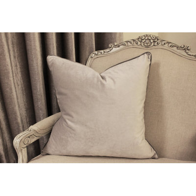 Oliver Square Throw
