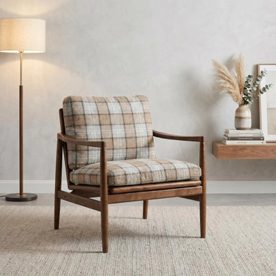 Chaise longue en bois massif à carreaux de style médiéval, parfaite comme chaise de lecture de style rustique pour le salon ou la chambre à coucher