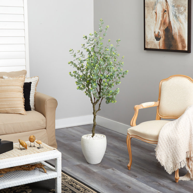 Eucalyptus artificiel en pot, H 63 po x l 20 po x P 18 po, Blanc