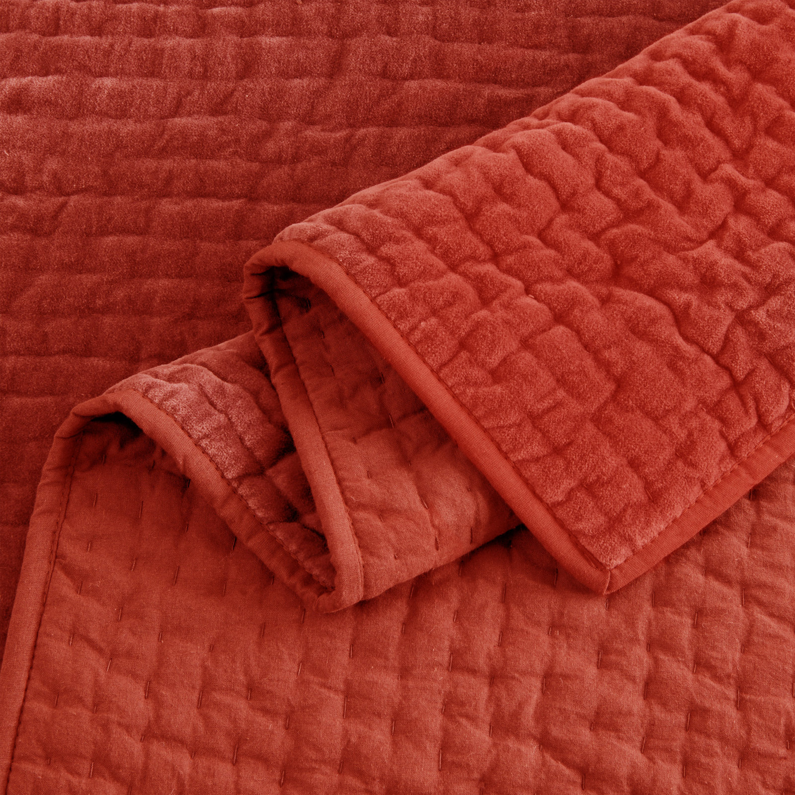 Chambord Cotton Quilt Set, Queen Quilt + 2 Standard Shams, Burgundy