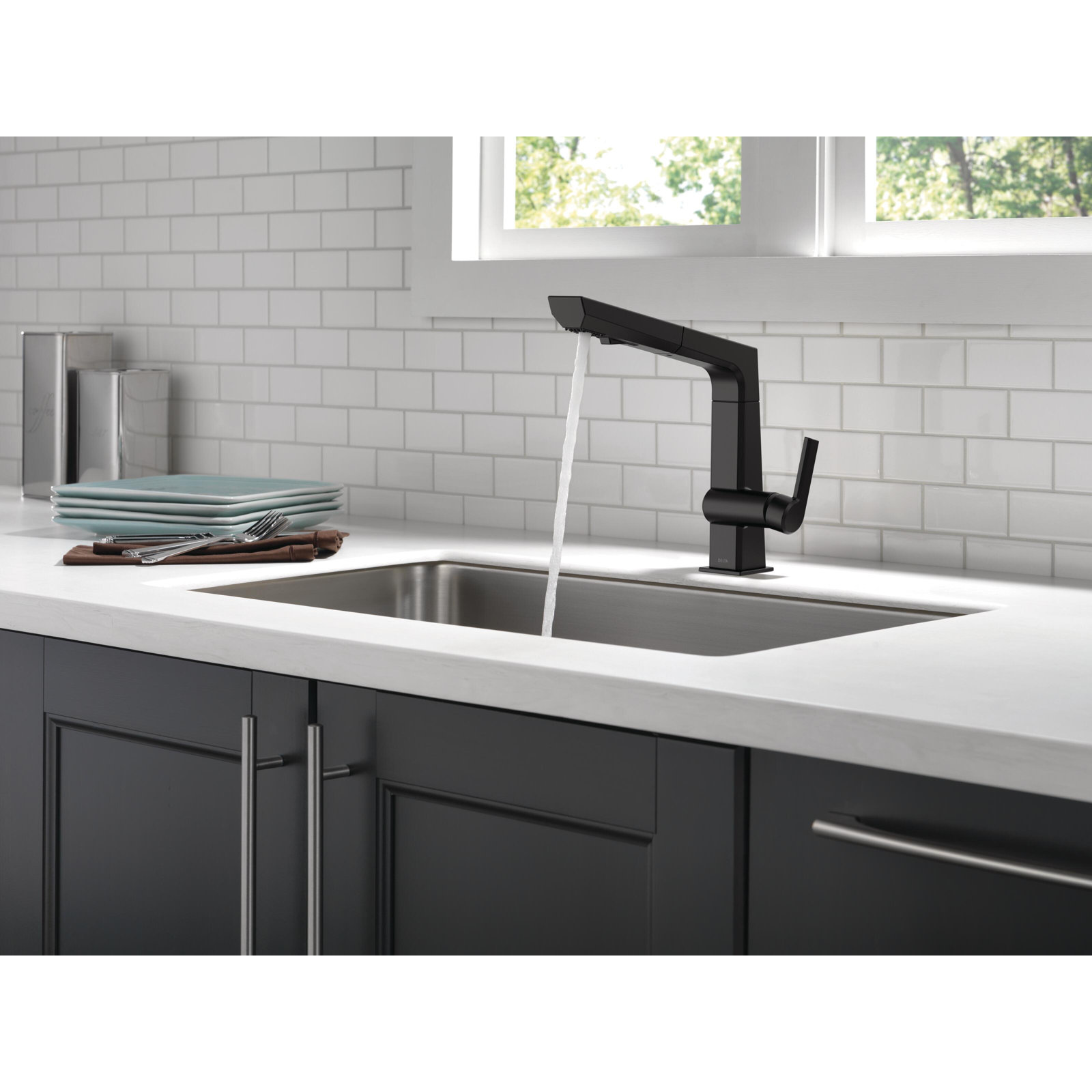 Pivotal Pull-Out Kitchen Faucet, Matte Black