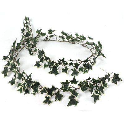 Green 6 ft Garland