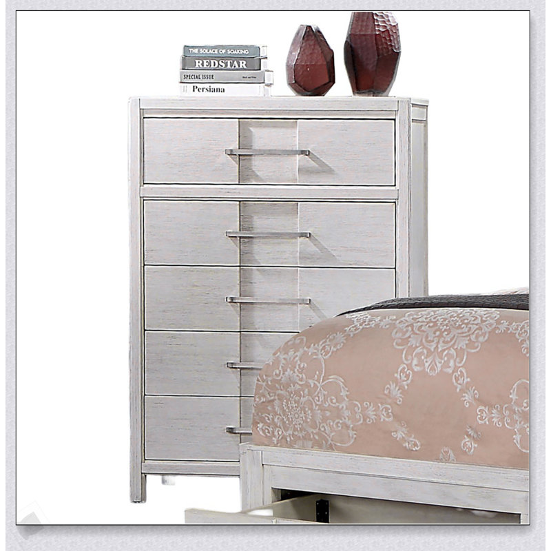 Commode 1 pièce de style transitionnel avec cinq tiroirs, joints en queue d'aronde anglaise et conception simple au fini blanc