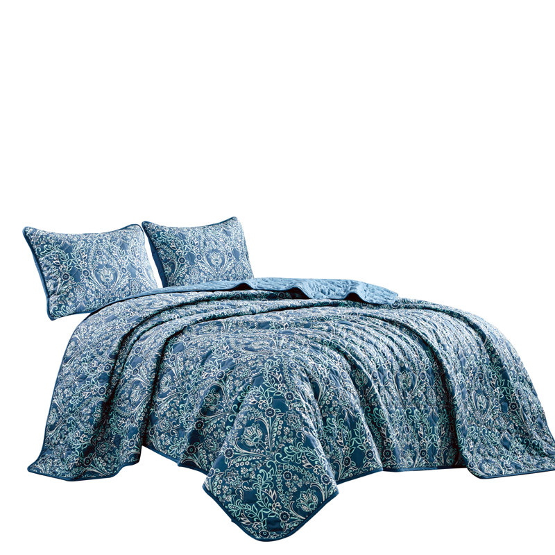 Damask Coverlet, Queen Bedspread + 2 Standard Shams