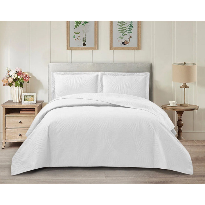 Polyester Floral Bedspread with Pillow Shams, Super King Bedspread  + 2 Standard Shams, White