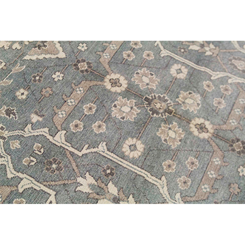 Oriental Area Rug in Dark Blue/Ivory
