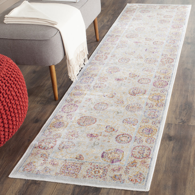 Beausejour Sevilla Viscose Oriental Rug in Silver, Runner 2'1" x 6'