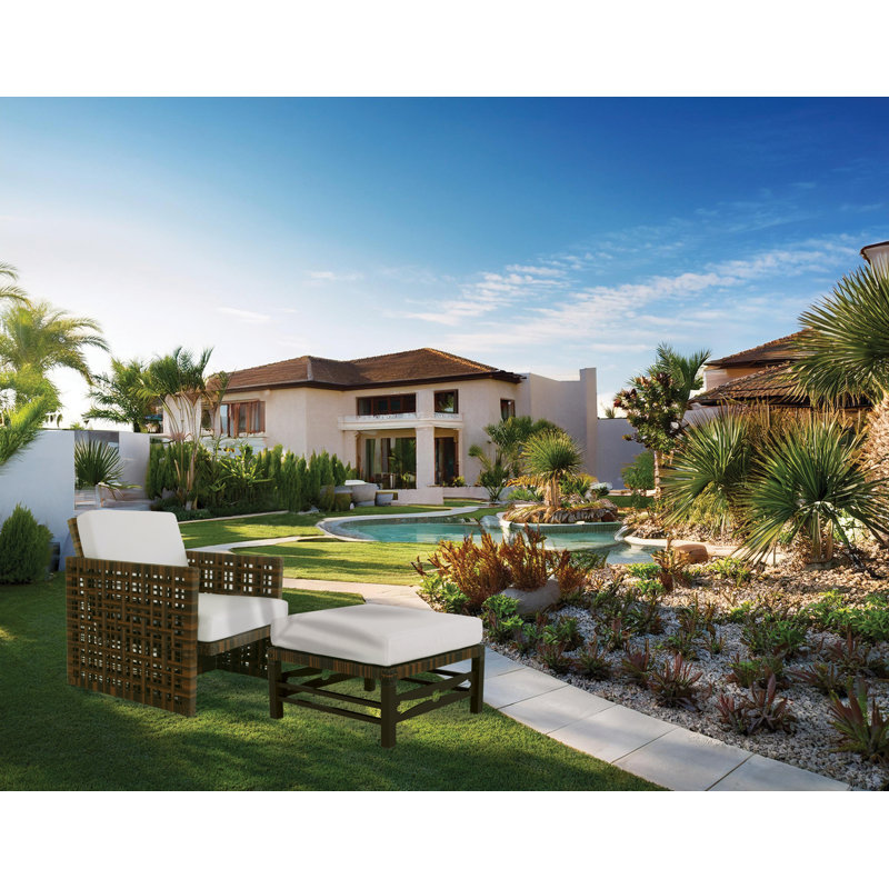 Astor Outdoor Lounge Chair