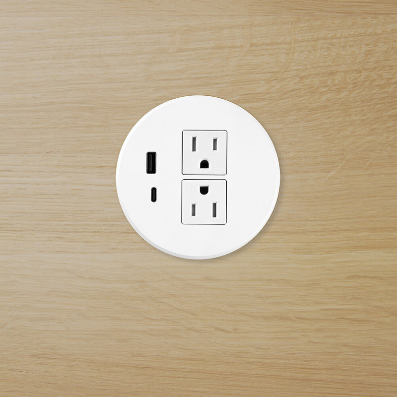 Divers 12 - Amp Standard Single Outlet, White