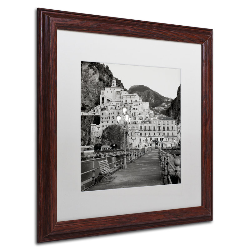 Alan Blaustein, «Amalfi Pier I», reproduction de photo encadrée, H 16 po x l 16 po x P 0,5 po, Toile avec cadre brun, Blanc