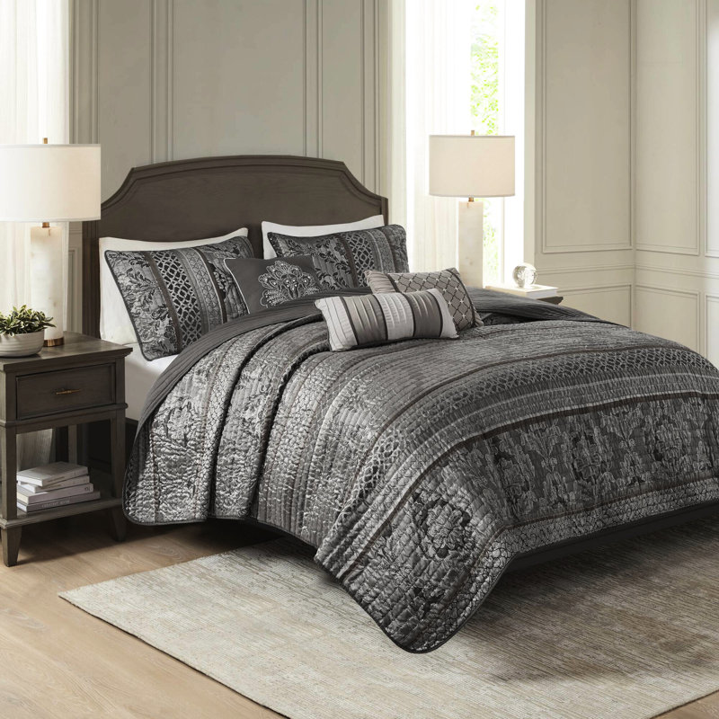 Courtepointe grise 6 pièces double / grand, 3 coussins décoratifs, matériau lavable à la machine en gris