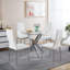 Ensemble de quatre chaises confortables et durables, idéales pour les repas, offrant une excellente solution d'assise pour les réunions de famille et les invités.