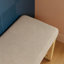 Banc de rangement moderne pour chaussures en bois massif avec assise moelleuse-1987905615
