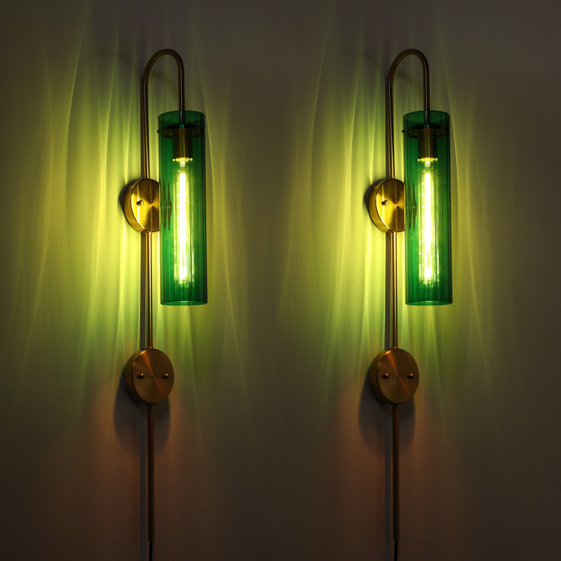 Applique murale intérieure de 104 cm (41 po) avec abat-jour en verre côtelé, lampe murale moderne et polyvalente, câblée ou à brancher, culot E26, or et vert