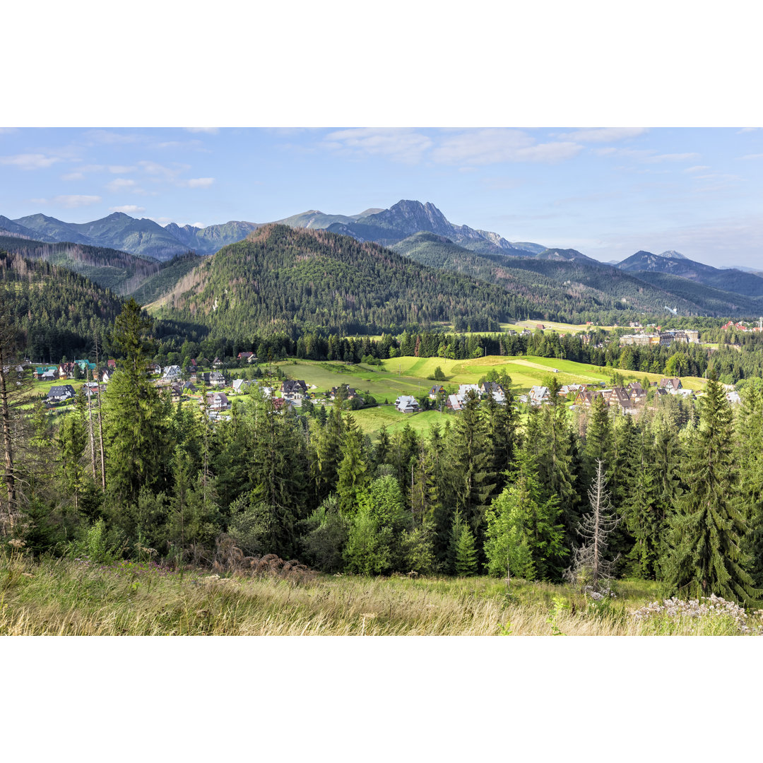 Sommerliche Aussicht auf das Tatra-Gebirge