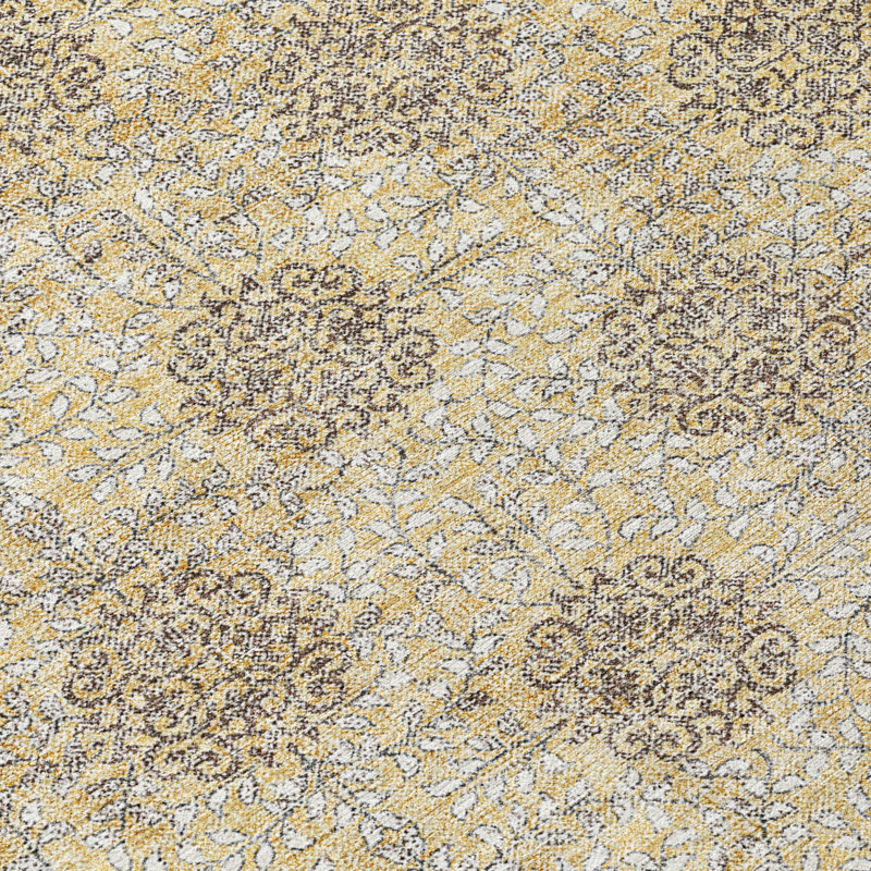 Machine Washable Indoor/Outdoor Xhevrie Gold Rug, Round 8'