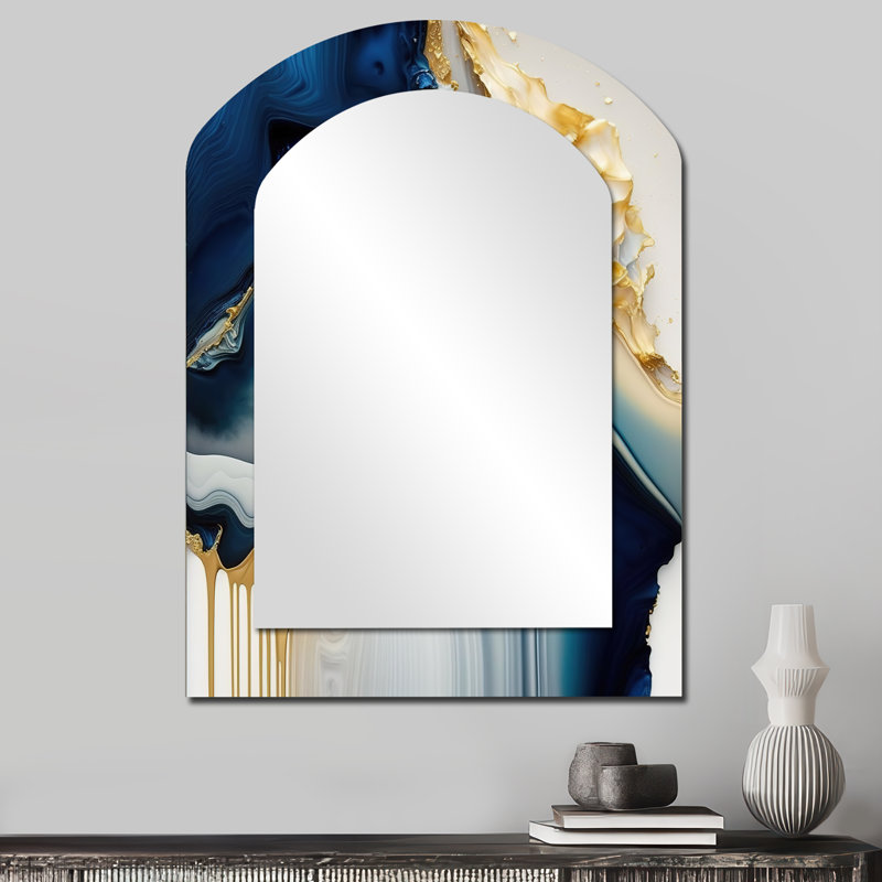 Abstrait géométrique en marbre doré et bleu II - miroir mural en arche de marbre, 34 po x 25 po