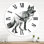 Portrait monochrome - horloge murale