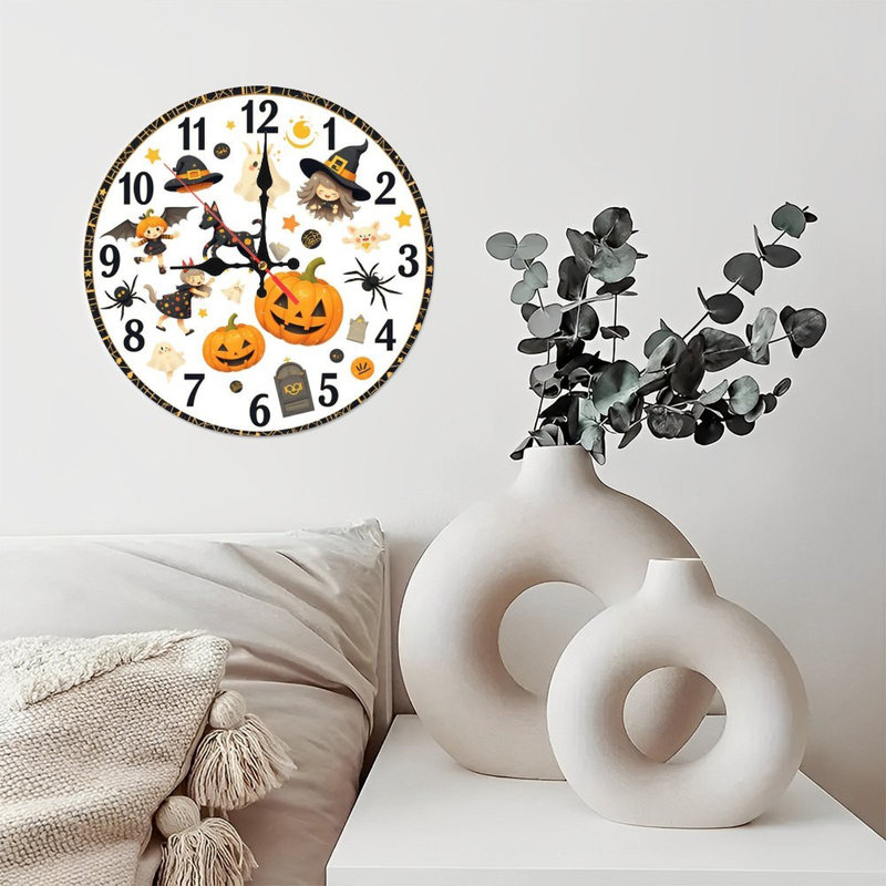 Horloge d'Halloween avec des fantômes mignons