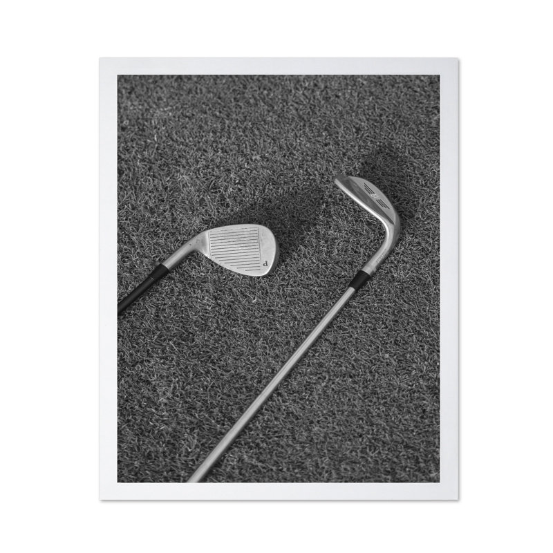 Golfs sur le terrain, Poster, 18"H x 24"W, White Framed