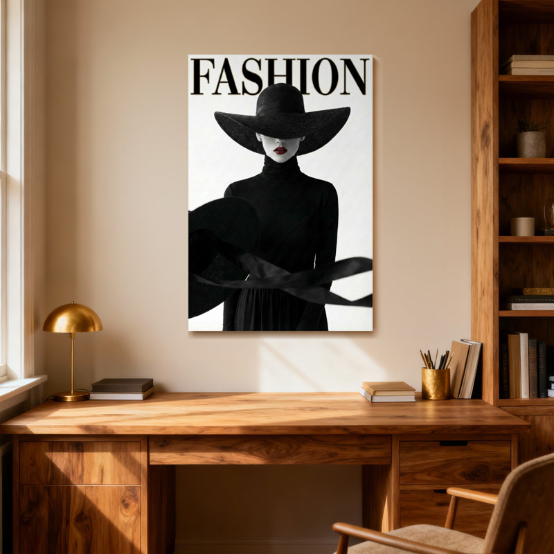 Mannequin avec chapeau noir et robe, H 16 po x l 24 po