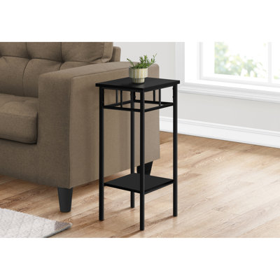 Table d'appoint en stratifié noir avec 2 rangements carrés. Moderne pour la chambre à coucher et le salon. Fabrication en métal. Côté latéral en noir. Étagère pour chambre à coucher et maison. Base. Élégante maison de rangement