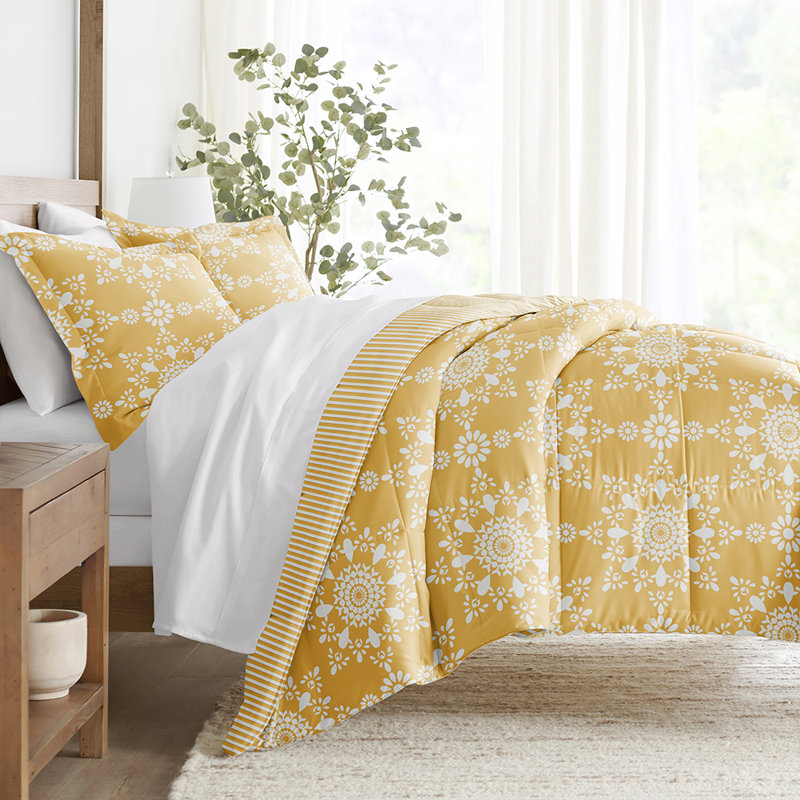 Yellow and White Reversible Microfiber Twin Bedspread Set