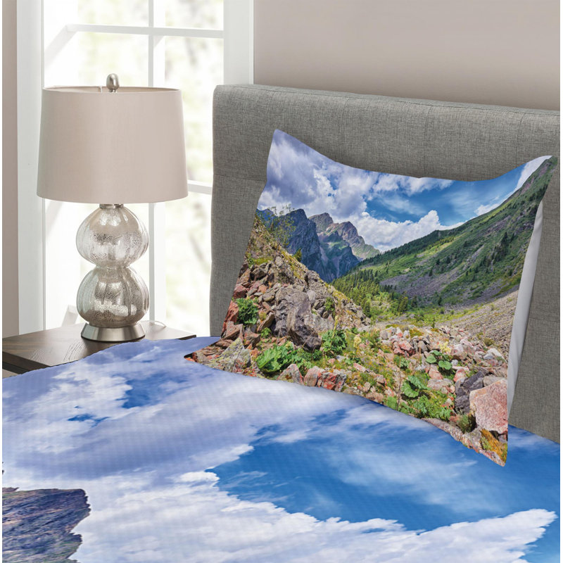 Twin Reversible White and Multicolor Quilted Bedspread Set