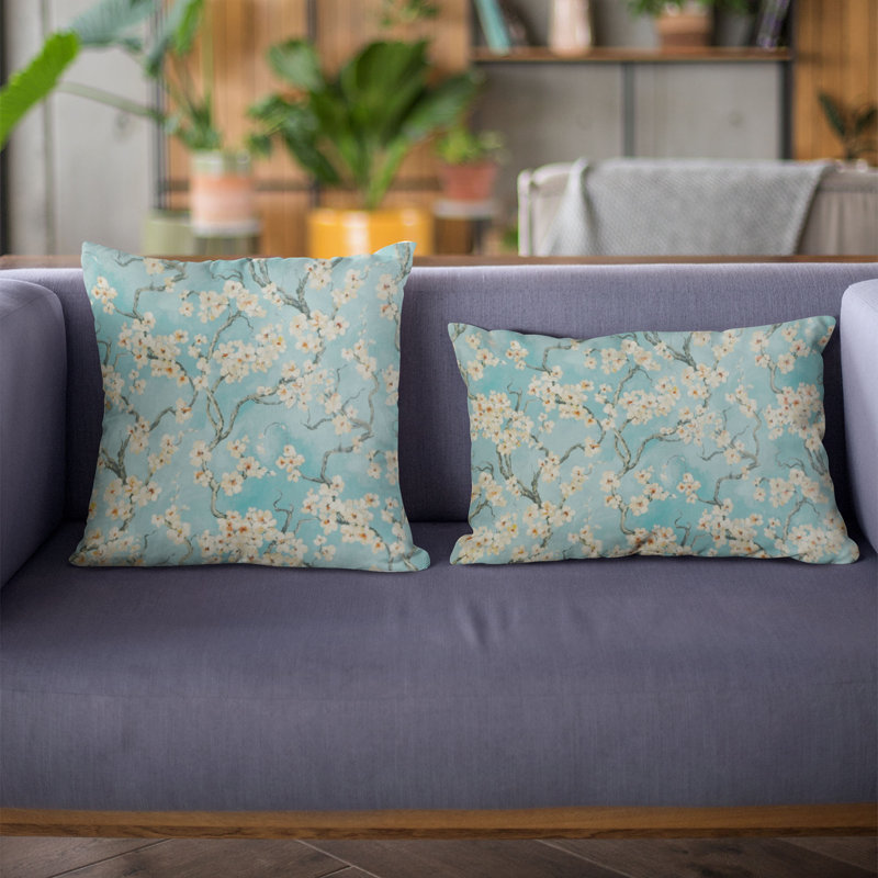 Fleurs de cerisier de jardin Plutus imprimées sur un polyester d'aspect lin. Coussin Luxury, Azur, 20 po x 26 po