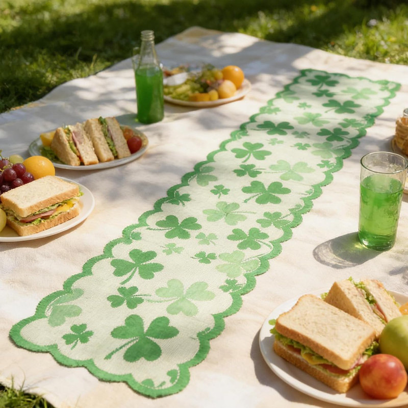 Chemin de table en dentelle pour les fêtes, incluant la Saint-Valentin, Halloween, la Saint-Patrick et l'Action de grâce