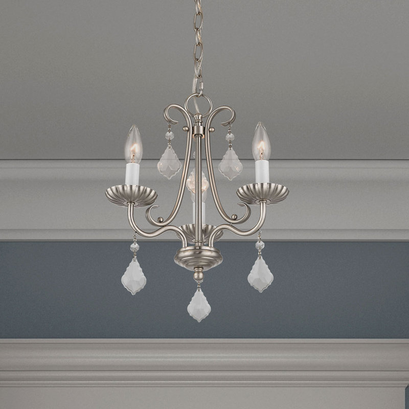 Lustre traditionnel / classique à 3 lumières de style bougie Blaney, Nickel brossé, H 14,875 po x l 13,875 po x P 13,875 po