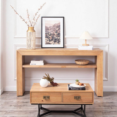 Console en bois massif avec tablette de rangement pour le salon du vestibule