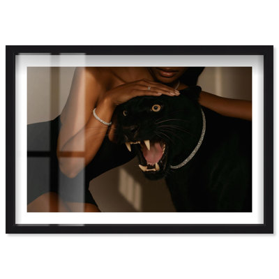 «Sparkling Shadow III Shadowbox Print», photographie de mode par Notoriart, cadre noir, 55 x 37