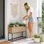 Jardinière SOLHOME 30 po en résine tressée avec support et 3 inserts amovibles, jardinière surélevée en osier naturel avec pieds en métal pour porche d'entrée