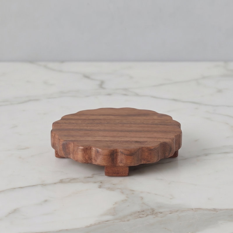 Scalloped Trivet Riser, Small Round, Natural