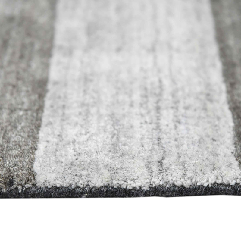 Handmade Gray Wool and Silk Rectangular Accent Rug
