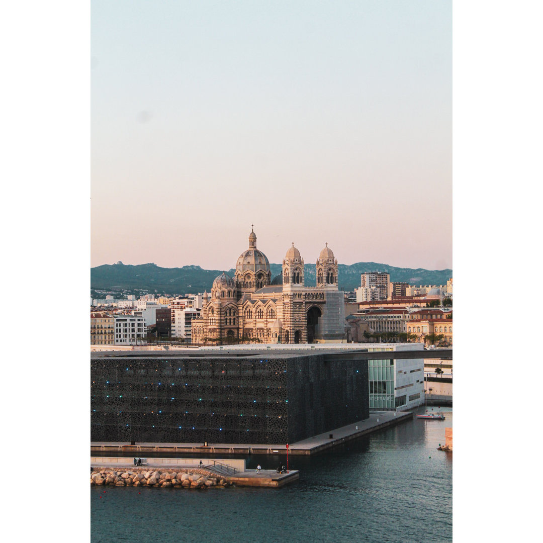 Marseille von Romane Moller - Kunstdrucke auf Leinwand